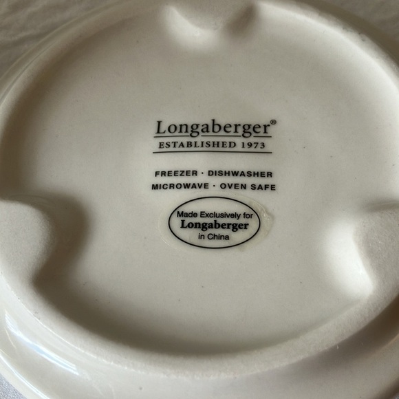 Longaberger: Christmas Holiday One Pint Crock with Lid - Picture 4 of 16